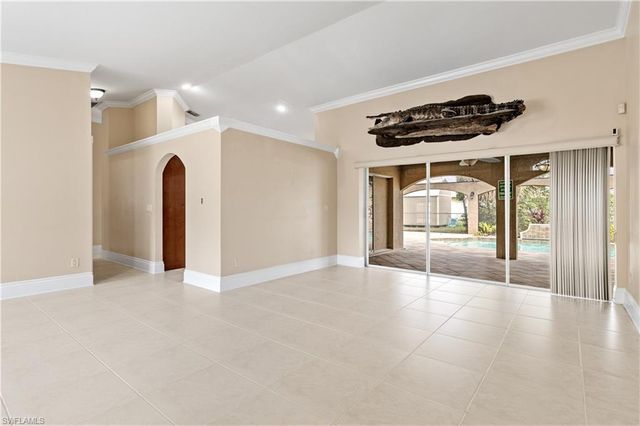 329 NE 9th ST, Cape Coral, FL 33909