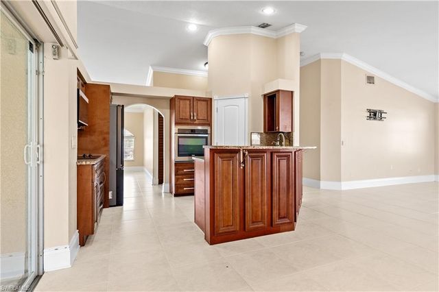 329 NE 9th ST, Cape Coral, FL 33909