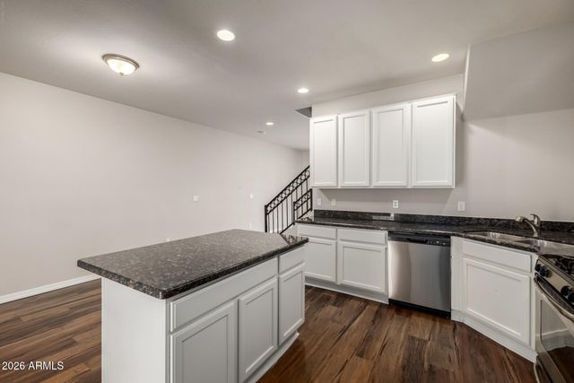 3446 E AVALON Drive, Phoenix, AZ 85018