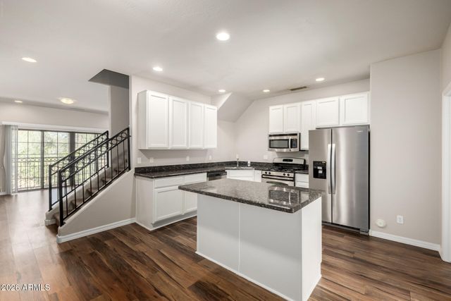 3446 E AVALON Drive, Phoenix, AZ 85018