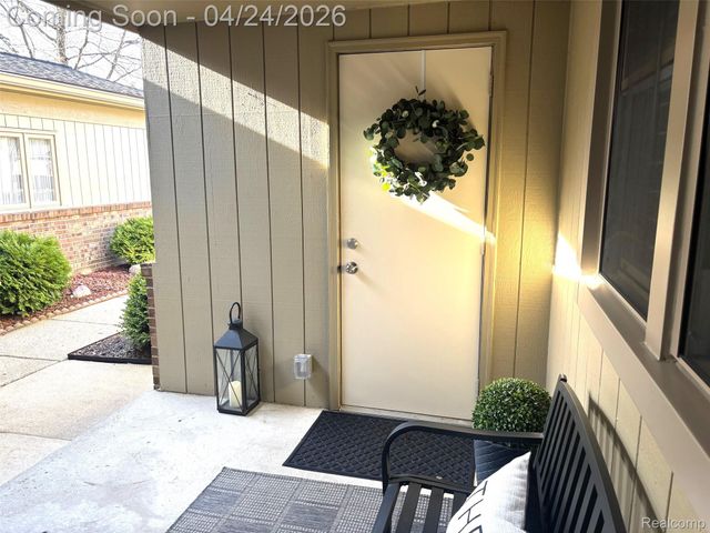 12306 Pinecrest Drive, Plymouth Charter Township, MI 48170