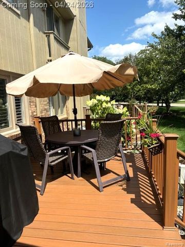 12306 Pinecrest Drive, Plymouth Charter Township, MI 48170