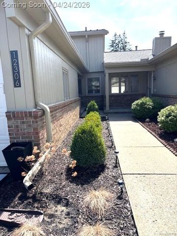 12306 Pinecrest Drive, Plymouth Charter Township, MI 48170