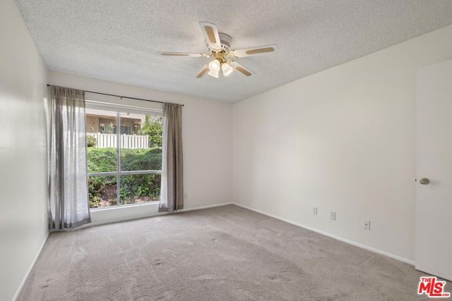 255 Sequoia Court 23, Thousand Oaks, CA 91360