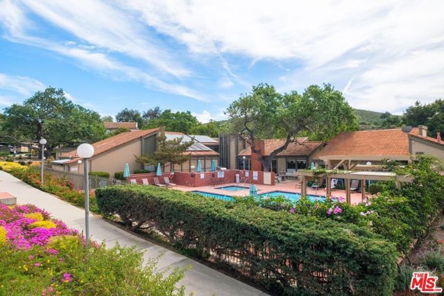 255 Sequoia Court 23, Thousand Oaks, CA 91360