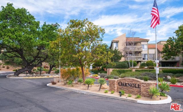 255 Sequoia Court 23, Thousand Oaks, CA 91360