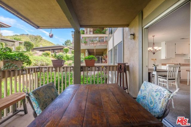 255 Sequoia Court 23, Thousand Oaks, CA 91360