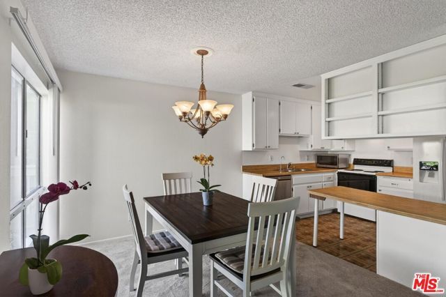 255 Sequoia Court 23, Thousand Oaks, CA 91360