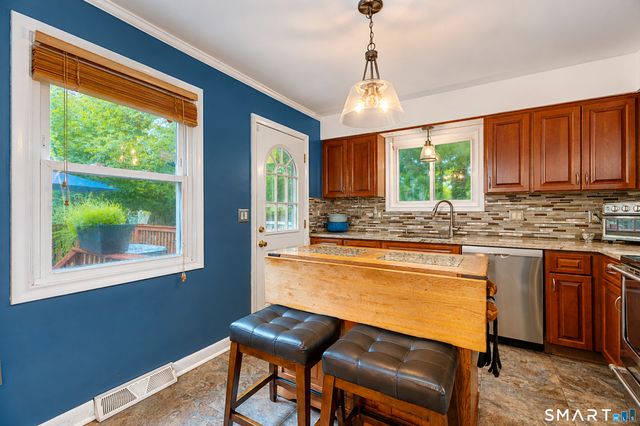 25 Booth Terrace, Hamden, CT 06518