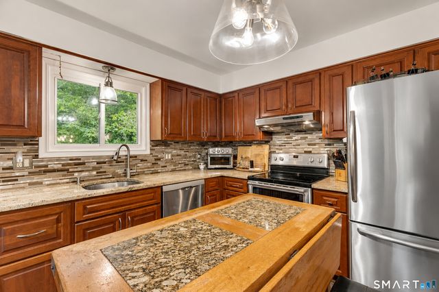 25 Booth Terrace, Hamden, CT 06518