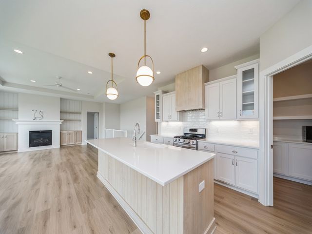 460 NW Gracewood Drive, Waukee, IA 50263