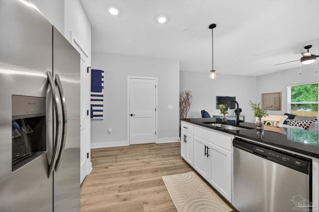 1932 Highland Ridge Ct 9B, Pensacola, FL 32534