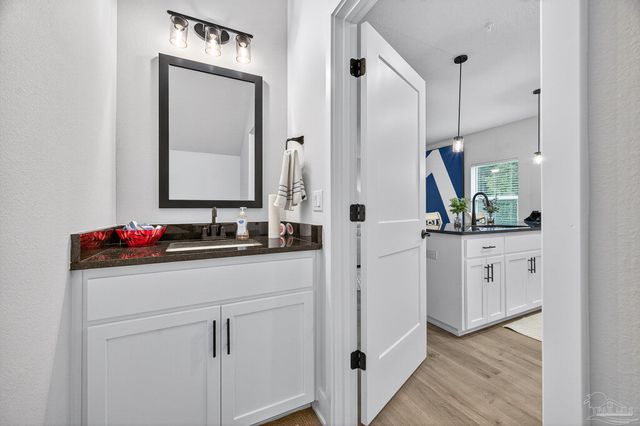 1932 Highland Ridge Ct 9B, Pensacola, FL 32534