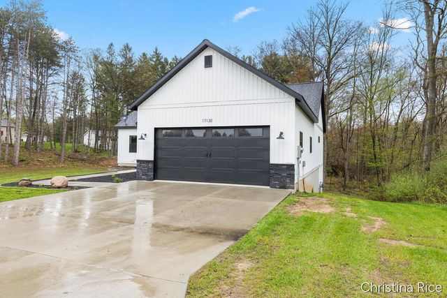 17130 Spruce Cove Trail NE, Gowen, MI 49326