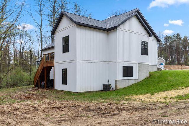 17130 Spruce Cove Trail NE, Gowen, MI 49326