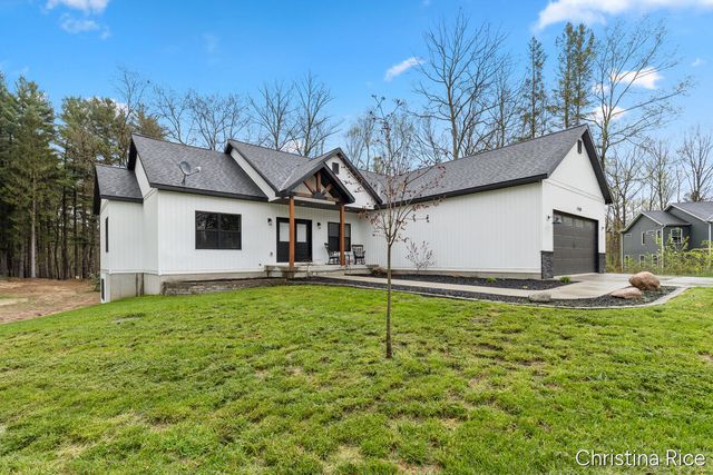 17130 Spruce Cove Trail NE, Gowen, MI 49326