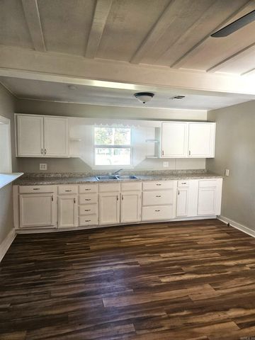 527 E 2nd South Street, Prescott, AR 71857