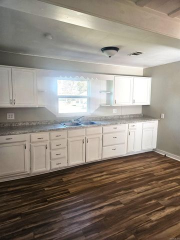 527 E 2nd South Street, Prescott, AR 71857