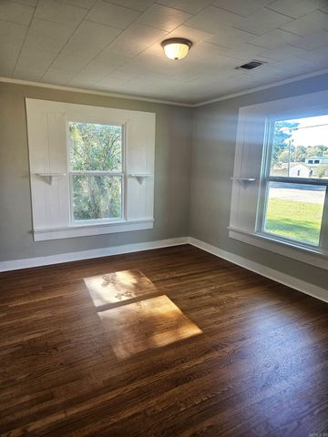 527 E 2nd South Street, Prescott, AR 71857