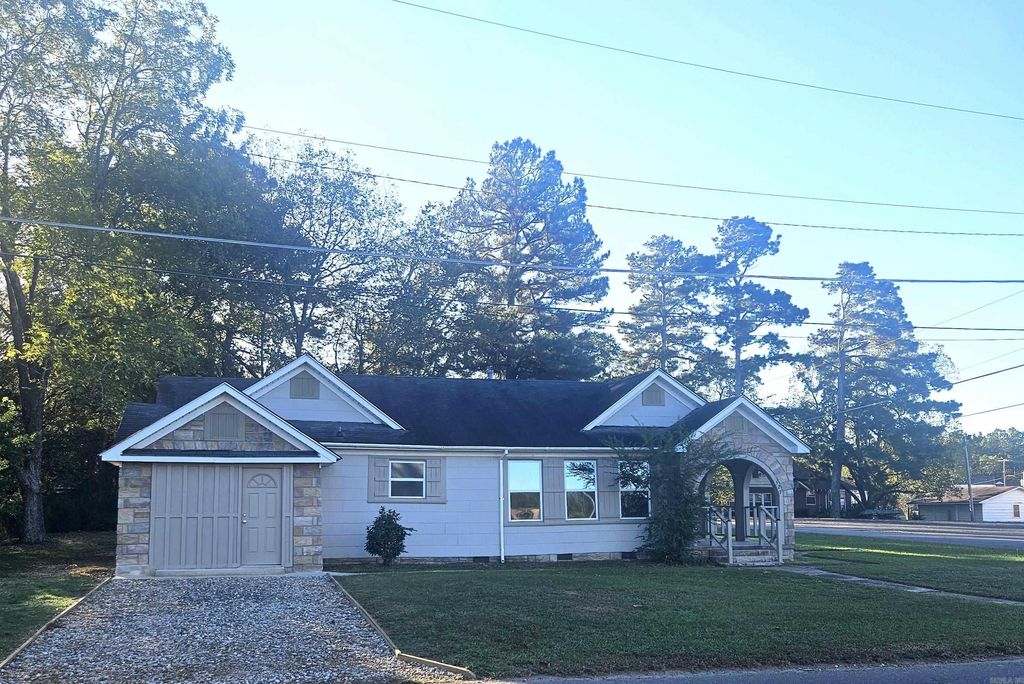 527 E 2nd South Street, Prescott, AR 71857