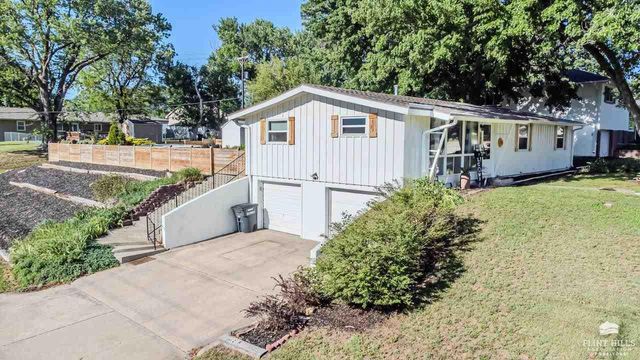 403 Arthur, Clay Center, KS 67432