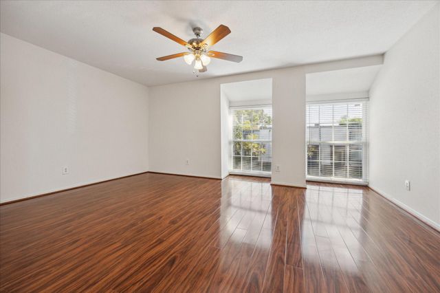 10147 Beekman Place Drive, Houston, TX 77043