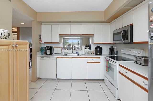 1501 SW 134th Way 212D, Pembroke Pines, FL 33027