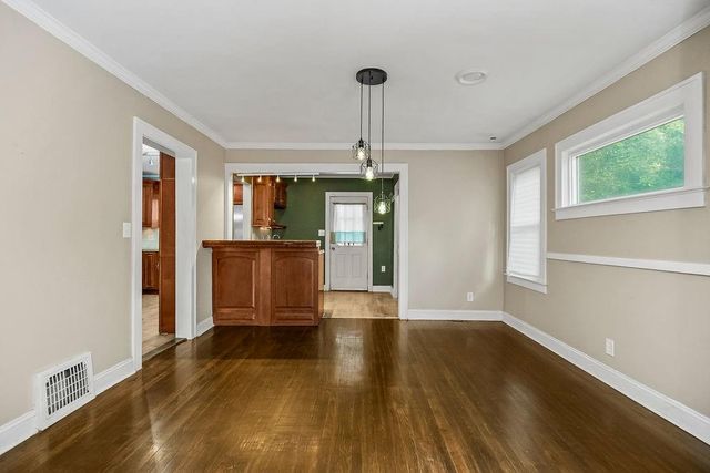 5225 Brookwood Avenue, Kansas City, MO 64130