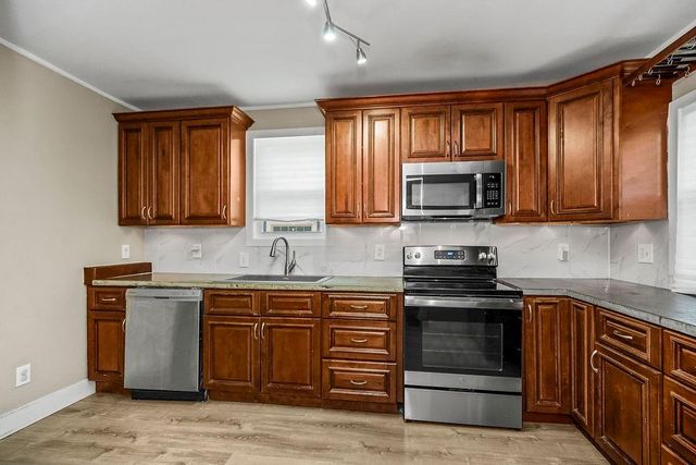 5225 Brookwood Avenue, Kansas City, MO 64130