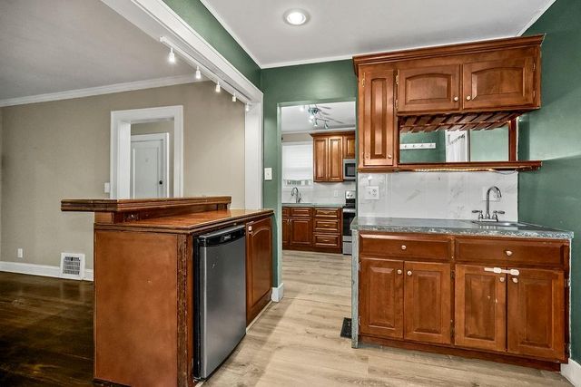 5225 Brookwood Avenue, Kansas City, MO 64130