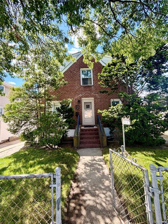146-38 230th Place 1st Floor, Springfield Gardens, NY 11413