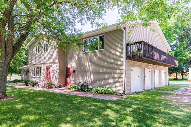 215 S Ridge Street, Creston, IL 60113