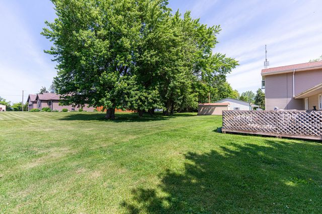 215 S Ridge Street, Creston, IL 60113