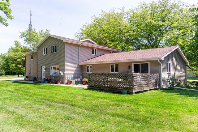 215 S Ridge Street, Creston, IL 60113