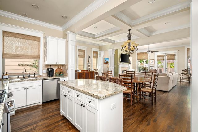 412 W 25th Street, Houston, TX 77008