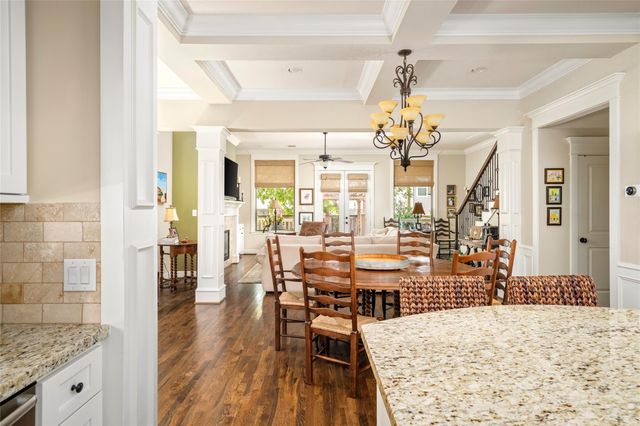 412 W 25th Street, Houston, TX 77008
