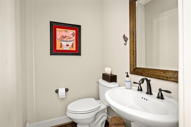 412 W 25th Street, Houston, TX 77008