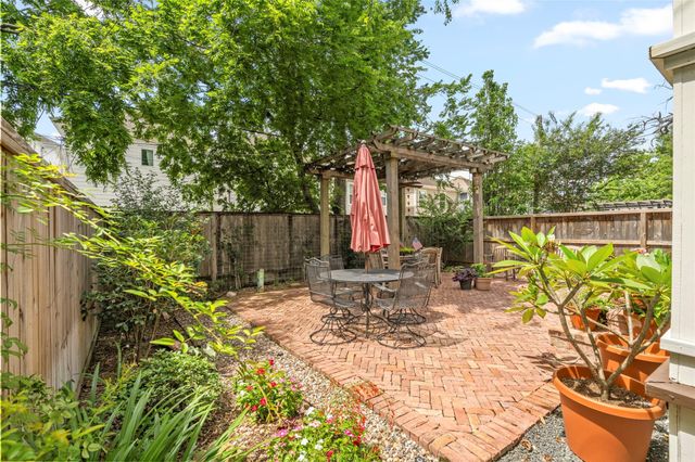 412 W 25th Street, Houston, TX 77008