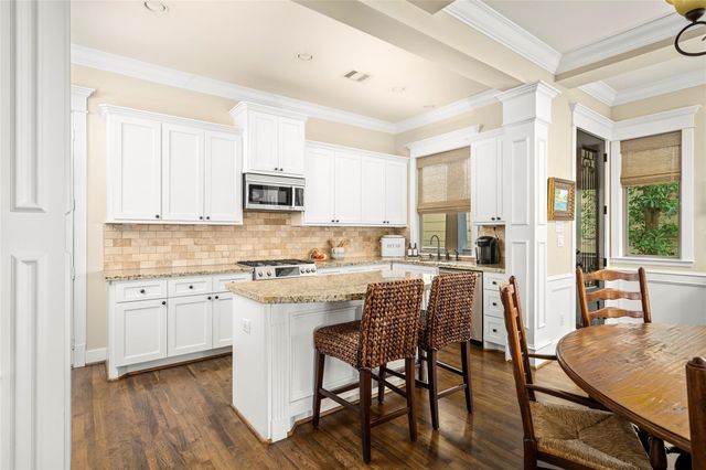 412 W 25th Street, Houston, TX 77008