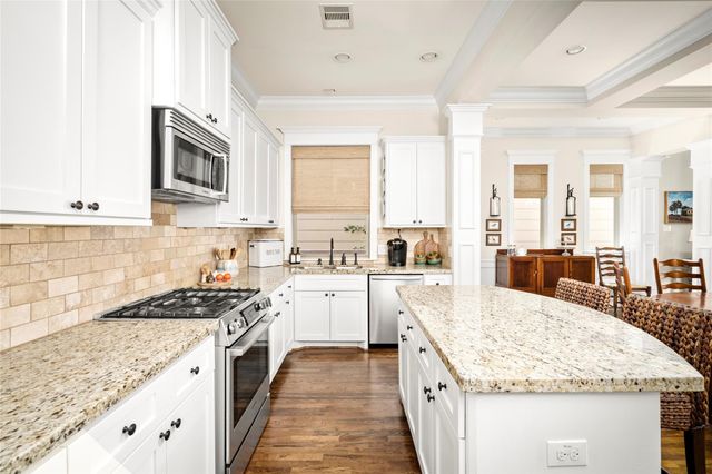 412 W 25th Street, Houston, TX 77008