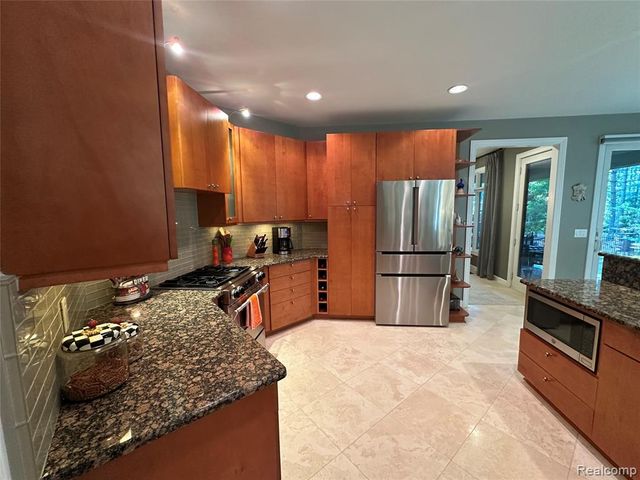 9112 Roger Scott Trail, Brighton, MI 48116