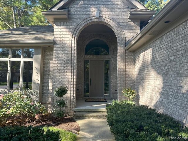 9112 Roger Scott Trail, Brighton, MI 48116