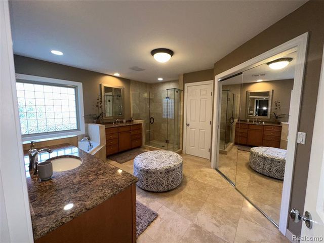 9112 Roger Scott Trail, Brighton, MI 48116