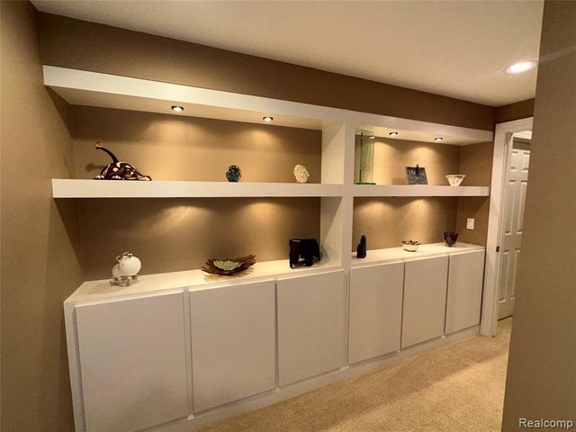 9112 Roger Scott Trail, Brighton, MI 48116