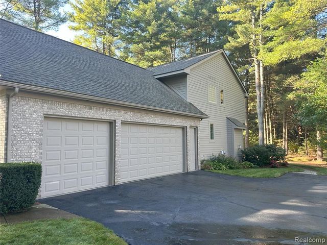 9112 Roger Scott Trail, Brighton, MI 48116