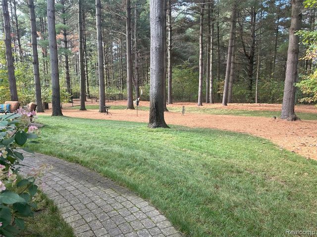 9112 Roger Scott Trail, Brighton, MI 48116