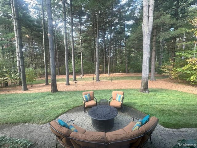 9112 Roger Scott Trail, Brighton, MI 48116