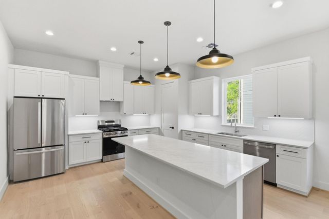 2212 Lou Ellen Lane A, Houston, TX 77018