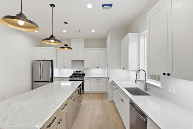 2212 Lou Ellen Lane A, Houston, TX 77018