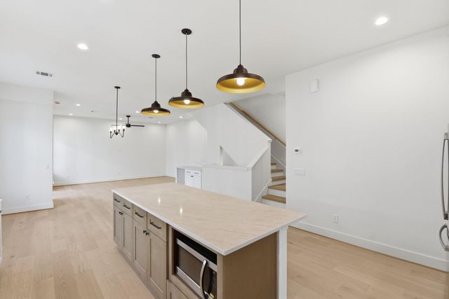 2212 Lou Ellen Lane A, Houston, TX 77018